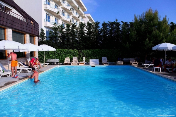HOTEL OAZ (Kryemëdhej)